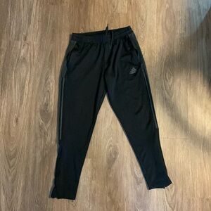 Adidas Tiro 22 tapered track pants M Black